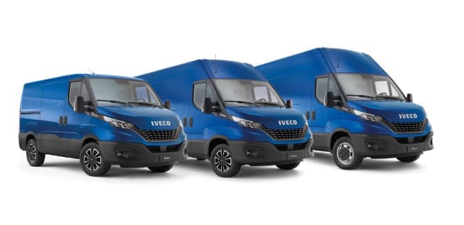 sokoldalú iveco daily furgonok, három iveco daily furgon kék